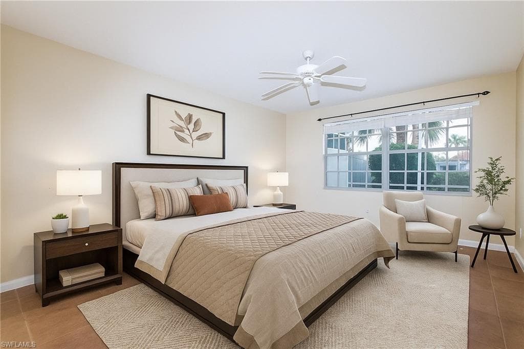 4050 Los Altos Ct, Naples, FL 34109-17