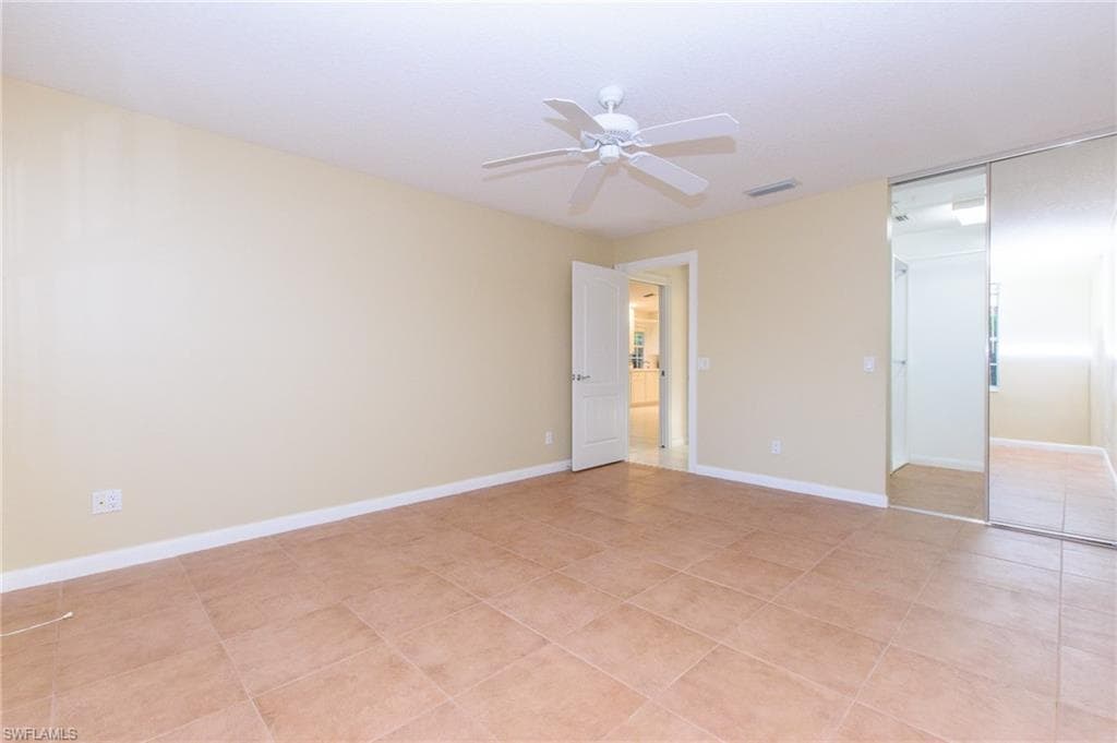 4050 Los Altos Ct, Naples, FL 34109-19