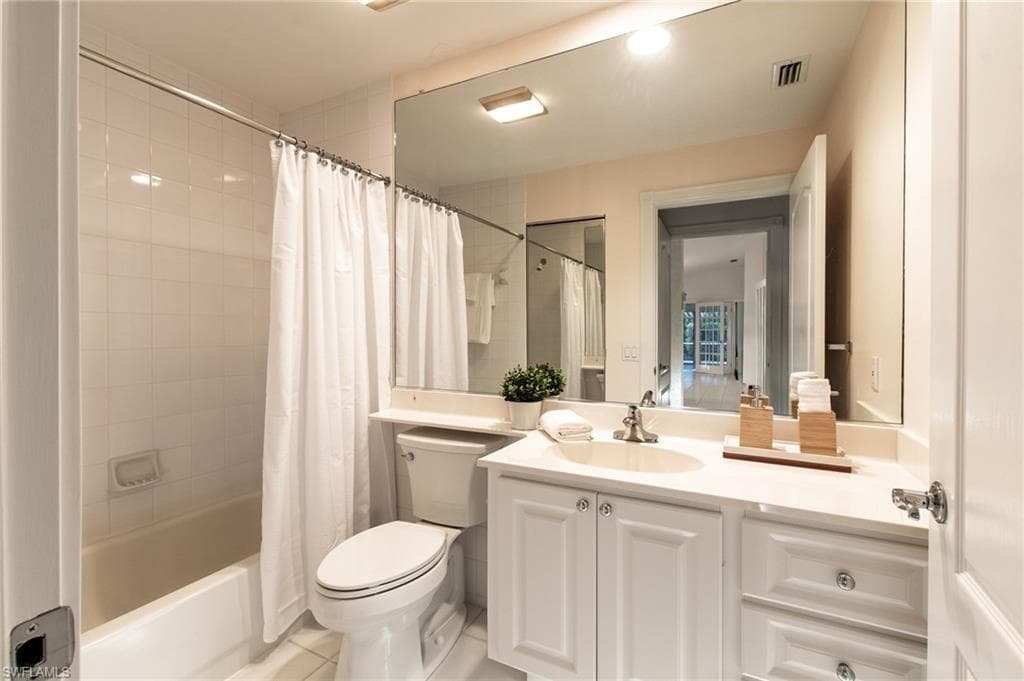 4050 Los Altos Ct, Naples, FL 34109-24