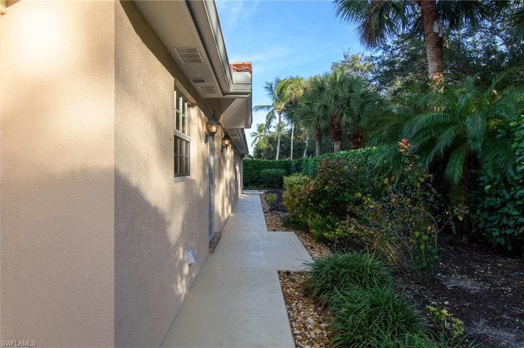 4050 Los Altos Ct, Naples, FL 34109-28