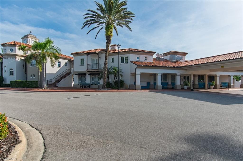 4050 Los Altos Ct, Naples, FL 34109-32