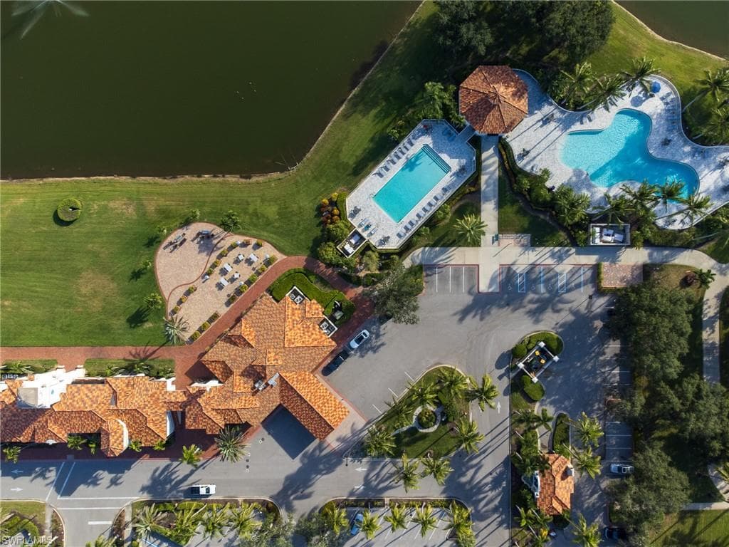 4050 Los Altos Ct, Naples, FL 34109-33