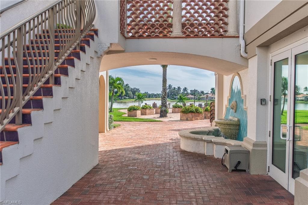 4050 Los Altos Ct, Naples, FL 34109-35