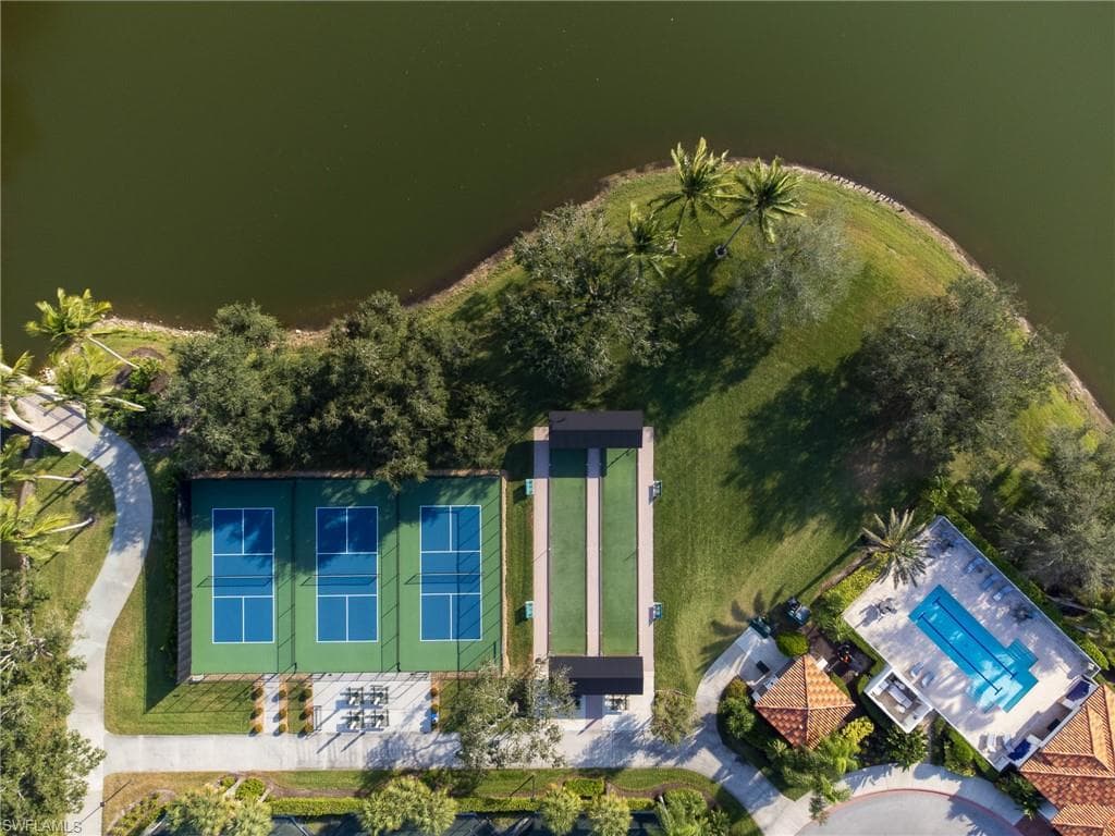 4050 Los Altos Ct, Naples, FL 34109-37