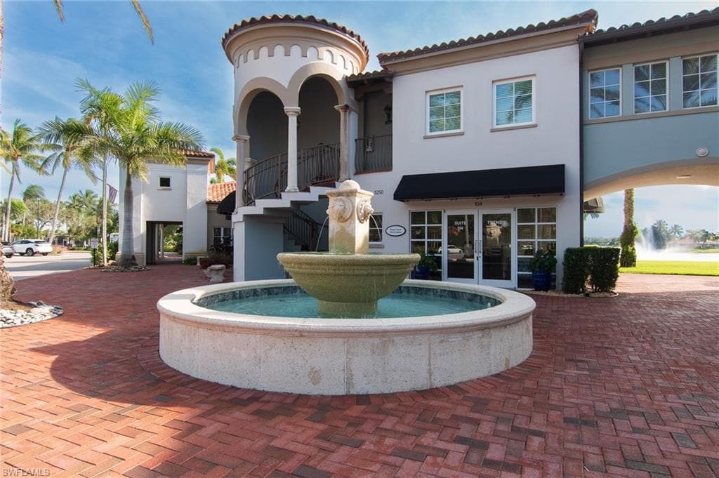 4050 Los Altos Ct, Naples, FL 34109-39