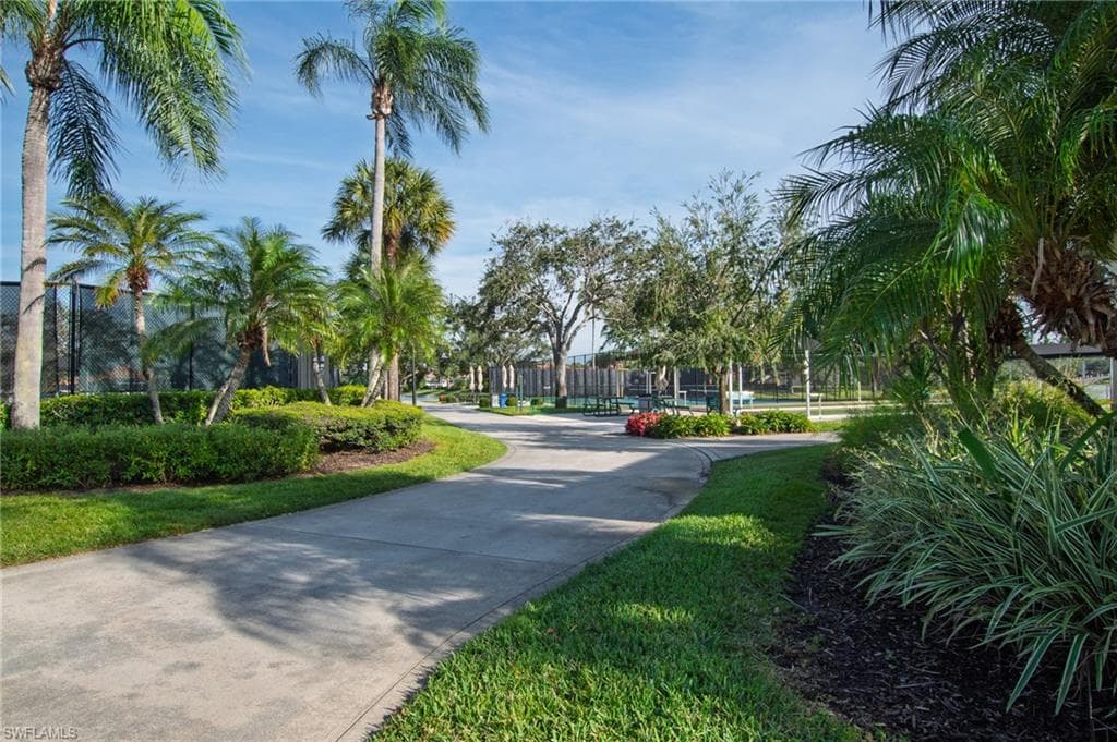 4050 Los Altos Ct, Naples, FL 34109-44