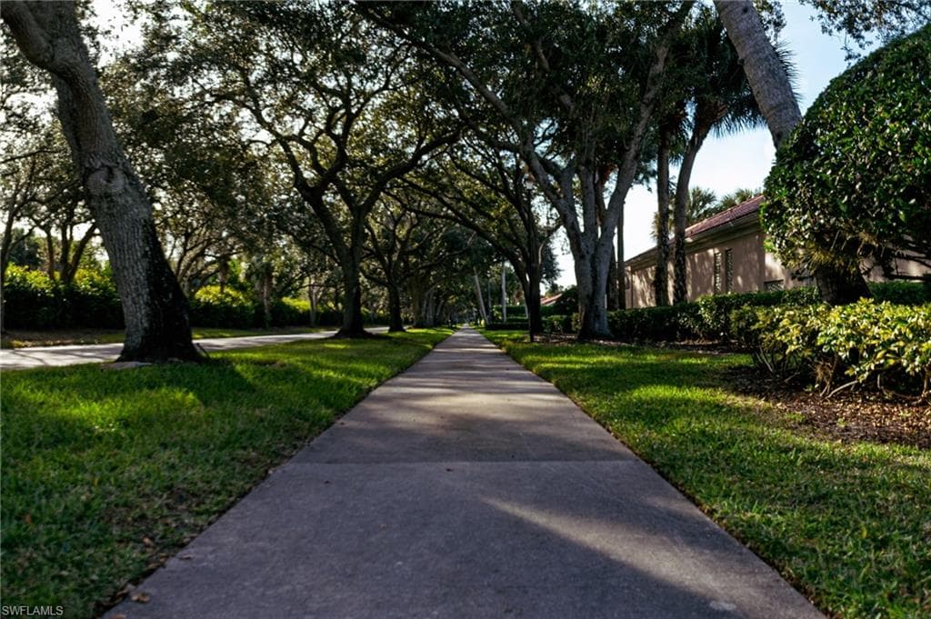 4050 Los Altos Ct, Naples, FL 34109-46