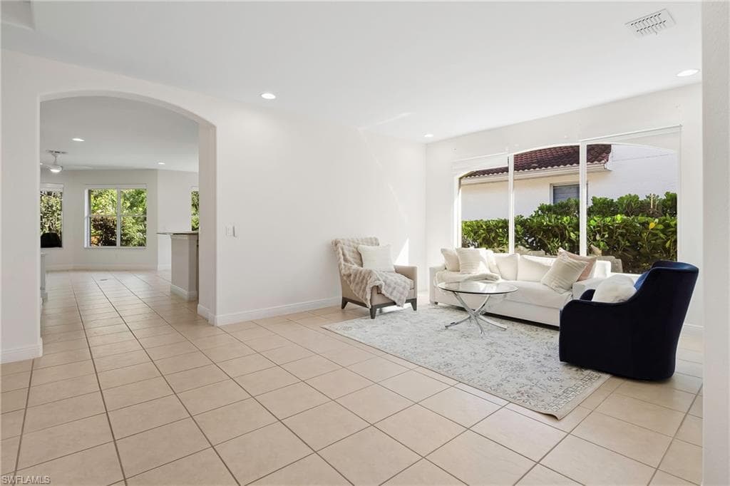 12671 Biscayne Ct, Naples, FL 34105-8