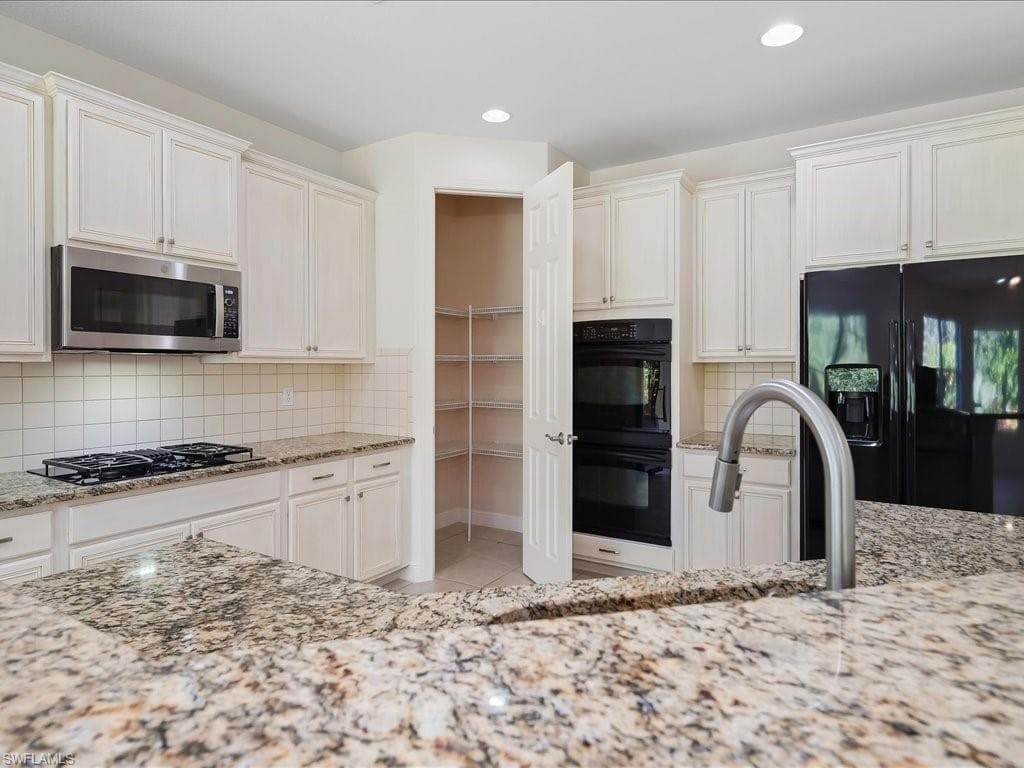 12671 Biscayne Ct, Naples, FL 34105-16