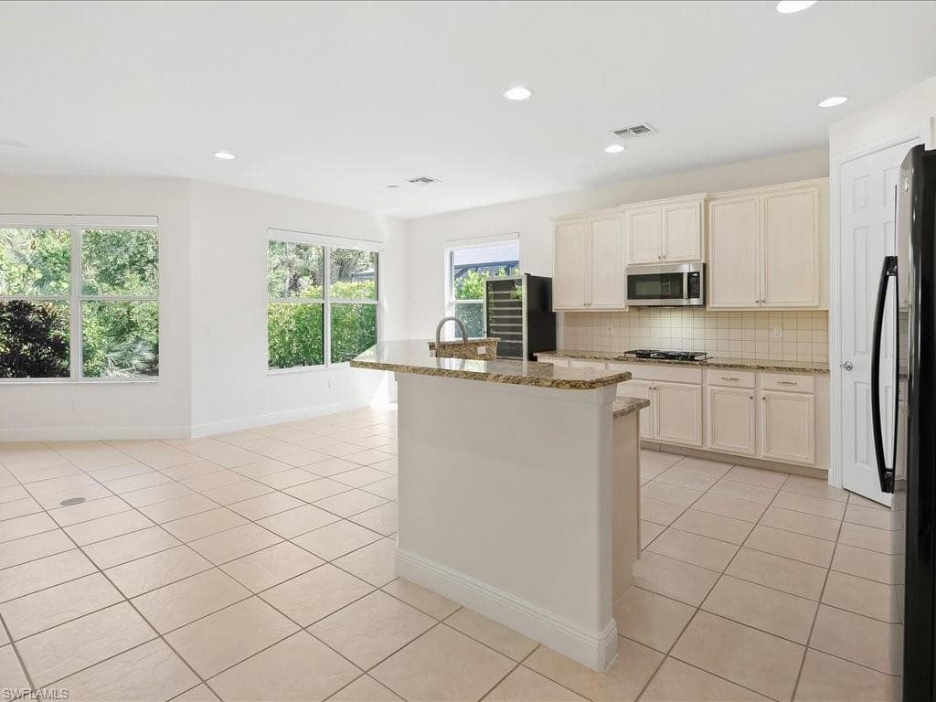 12671 Biscayne Ct, Naples, FL 34105-18