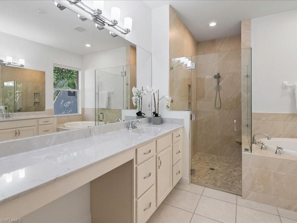 12671 Biscayne Ct, Naples, FL 34105-29