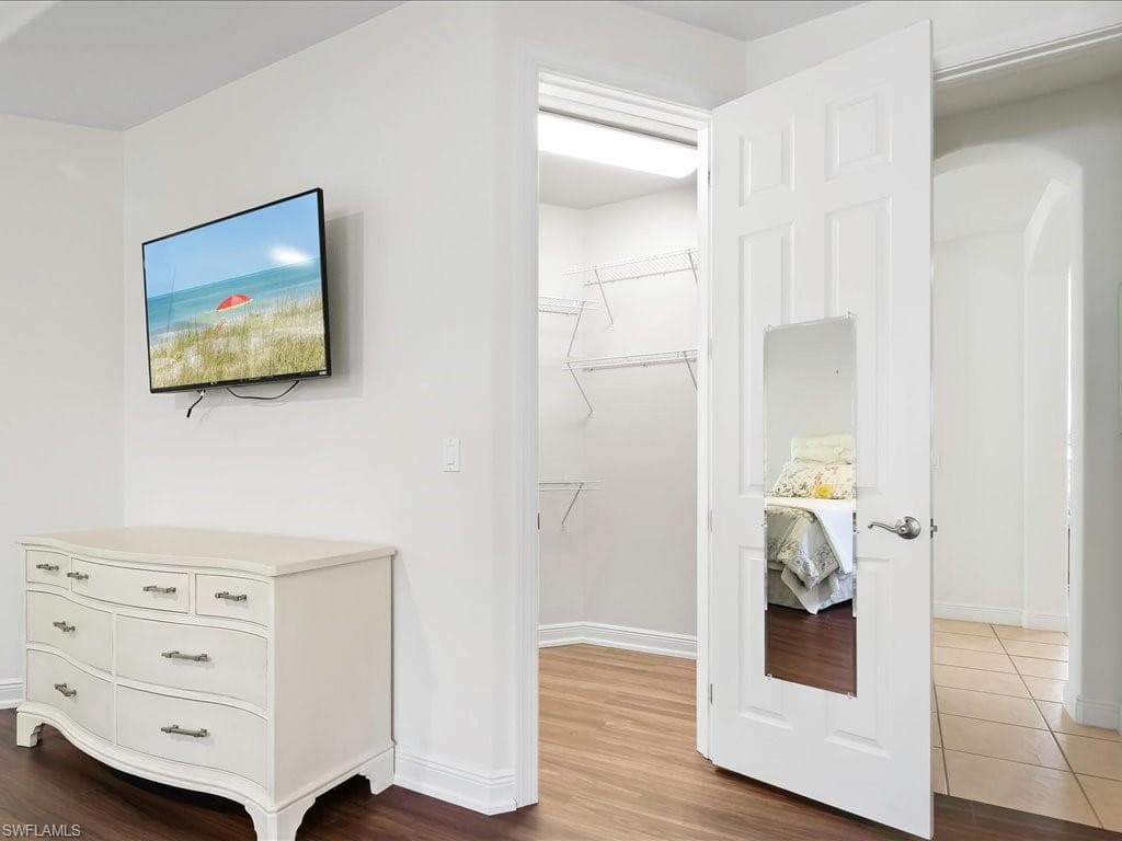 12671 Biscayne Ct, Naples, FL 34105-32