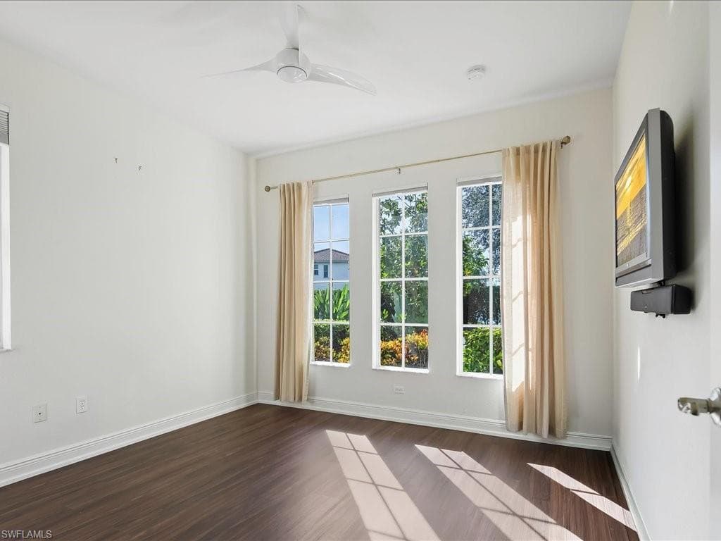 12671 Biscayne Ct, Naples, FL 34105-34