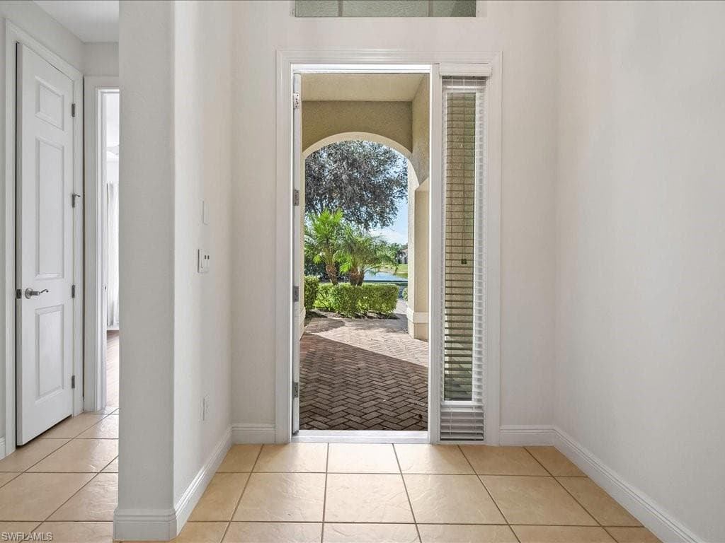 12671 Biscayne Ct, Naples, FL 34105-5