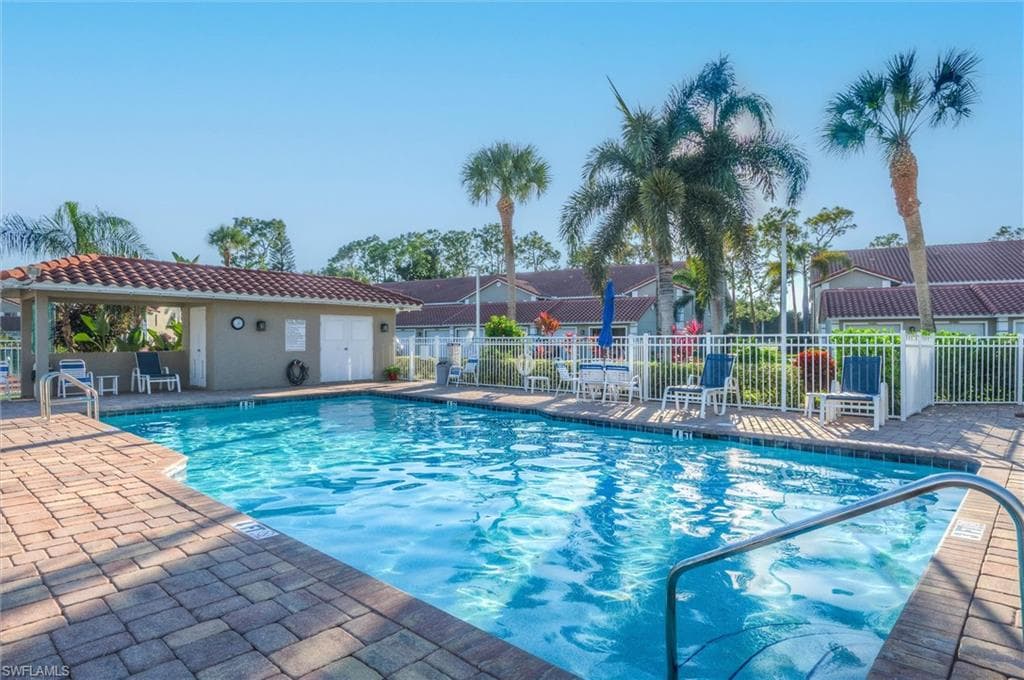 5875 Cobblestone Ln D105, Naples, FL 34112-36