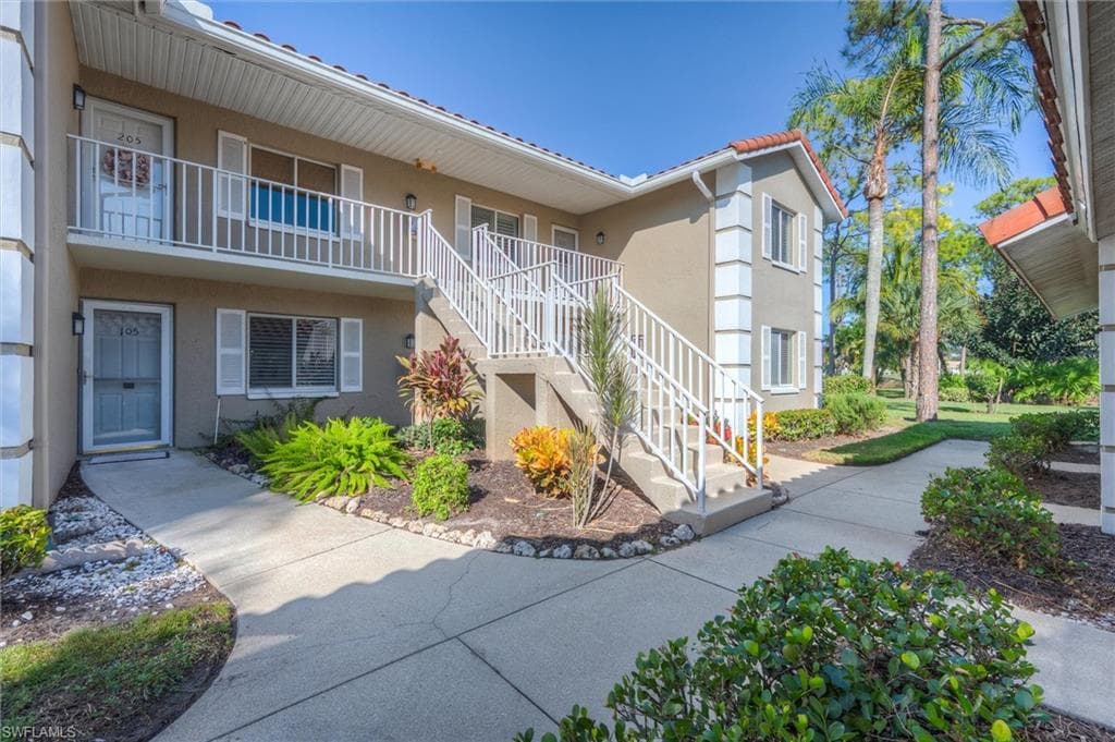 5875 Cobblestone Ln D105, Naples, FL 34112-3