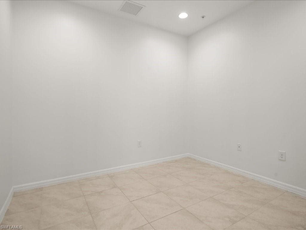 26139 Palace Ln 202, Bonita Springs, FL 34135-18