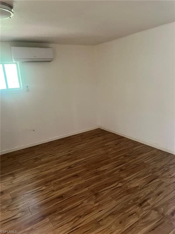 2480 Andrew Dr, Naples, FL 34112-2