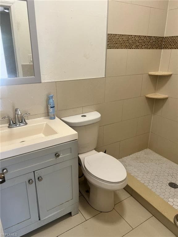 2480 Andrew Dr, Naples, FL 34112-3