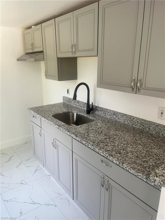 2480 Andrew Dr, Naples, FL 34112-4