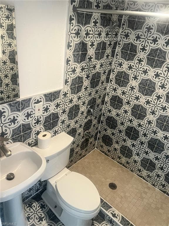 2480 Andrew Dr, Naples, FL 34112-6