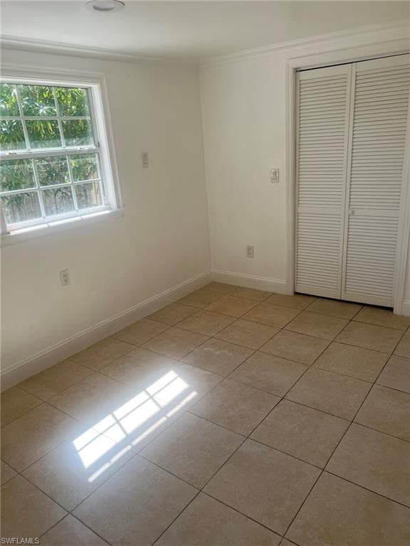 2480 Andrew Dr, Naples, FL 34112-7