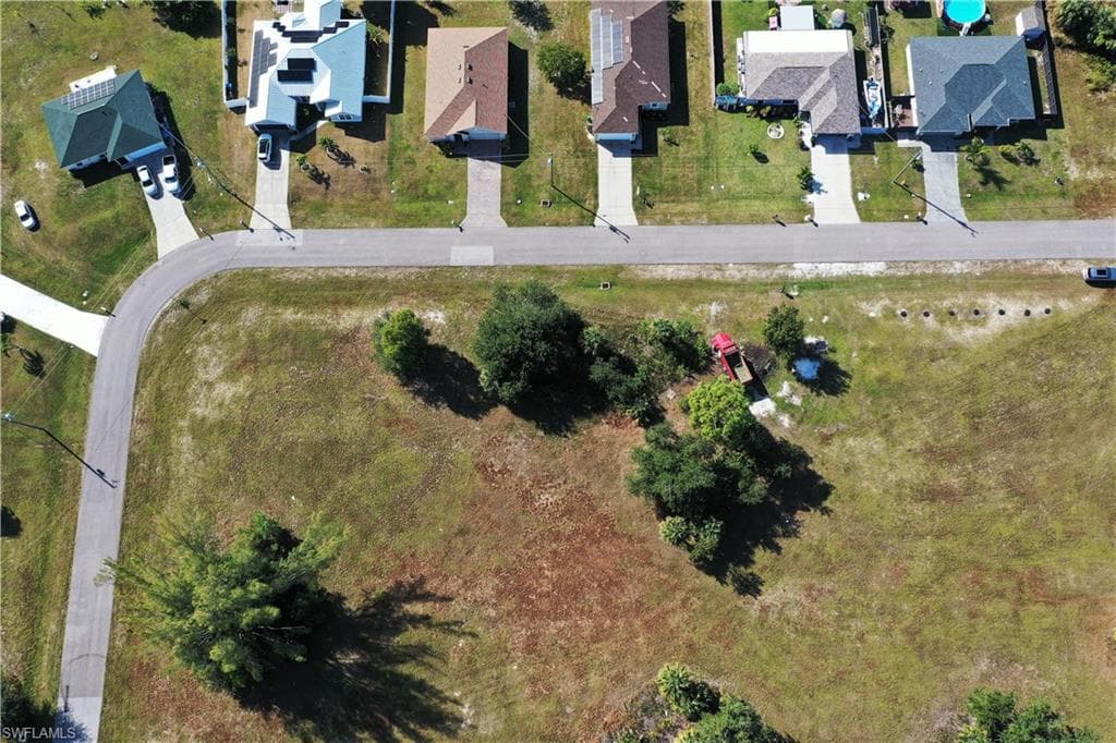 1623 16th Ct, Cape Coral, FL 33991-3