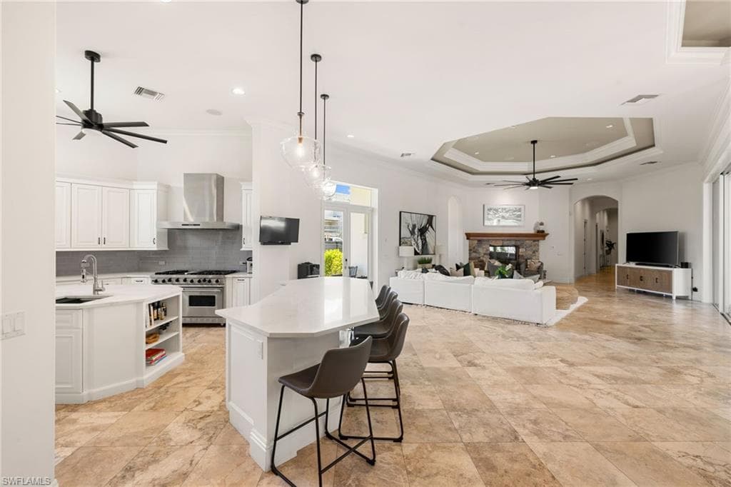 185 Tupelo Rd, Naples, FL 34108-17