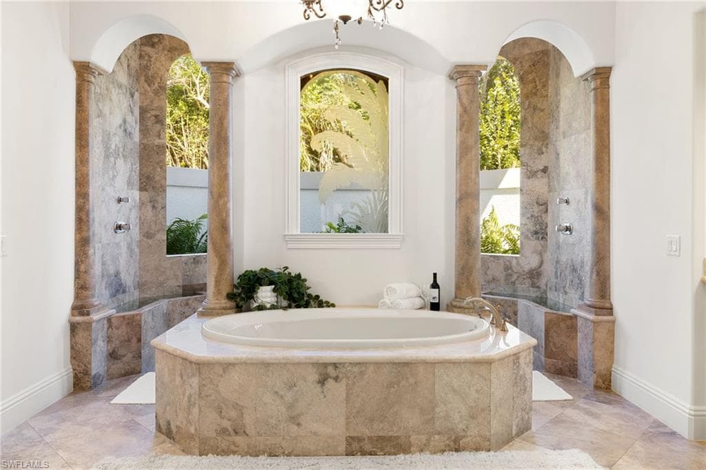 185 Tupelo Rd, Naples, FL 34108-25