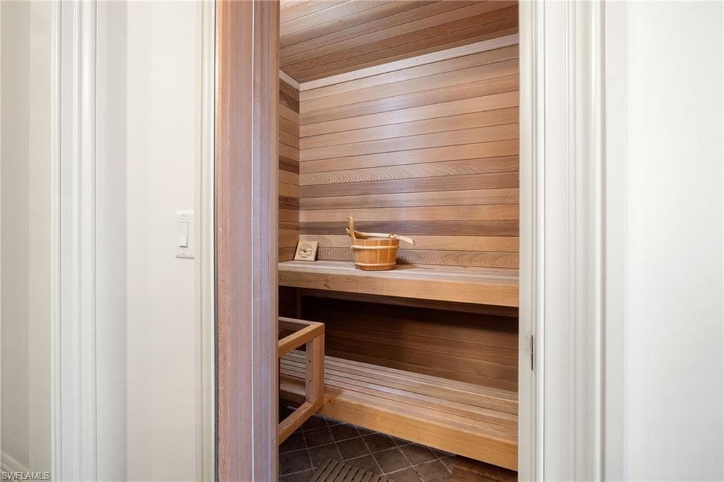 185 Tupelo Rd, Naples, FL 34108-26