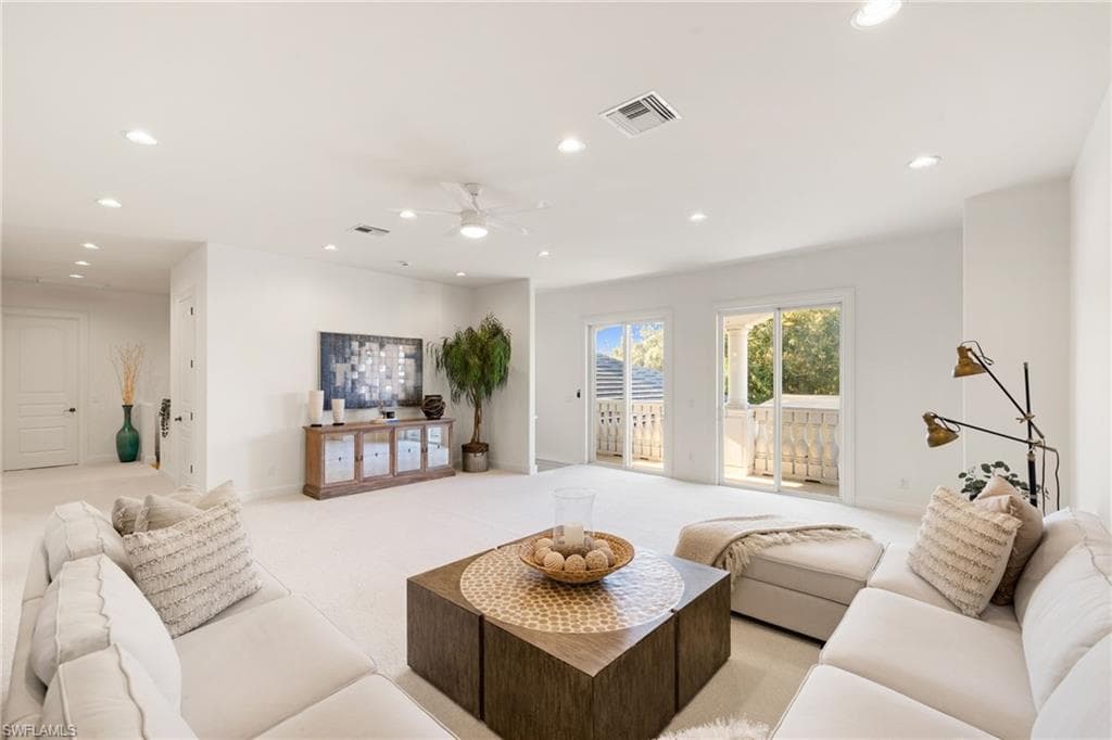 185 Tupelo Rd, Naples, FL 34108-29