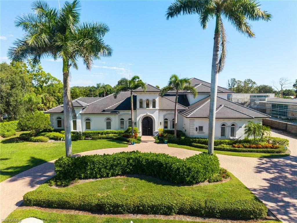 185 Tupelo Rd, Naples, FL 34108-2