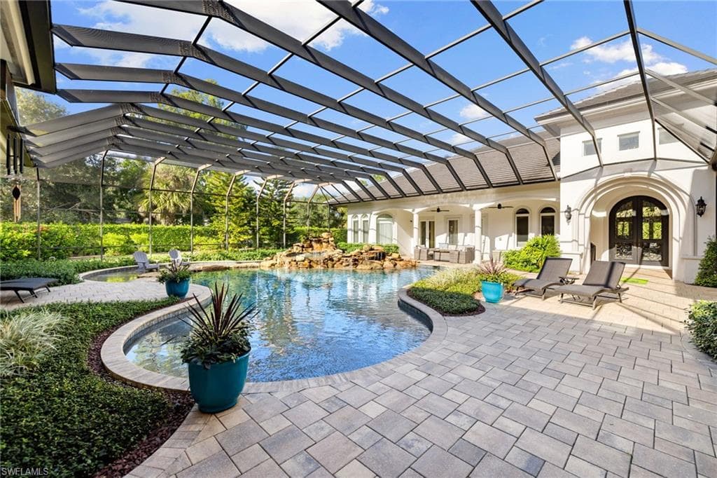 185 Tupelo Rd, Naples, FL 34108-6