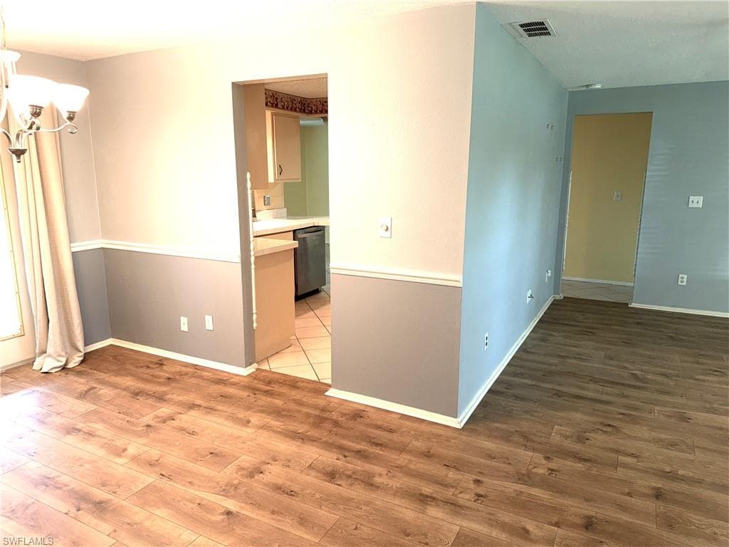 537 Landmark Dr, Naples, FL 34112-9