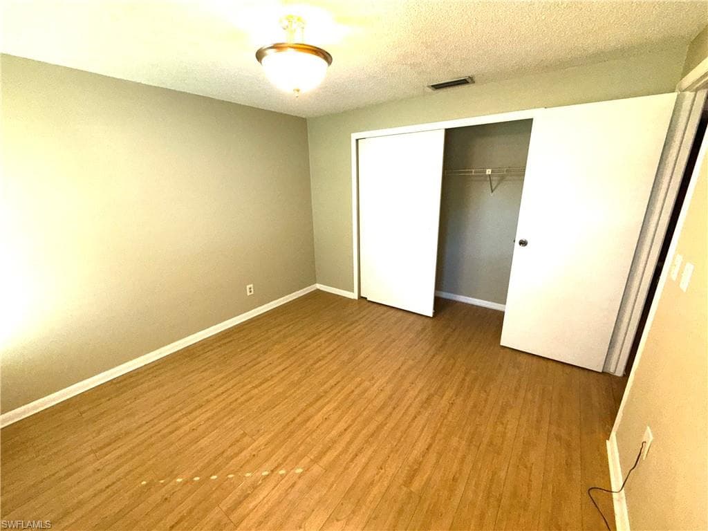 537 Landmark Dr, Naples, FL 34112-22