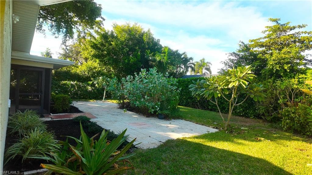 537 Landmark Dr, Naples, FL 34112-32