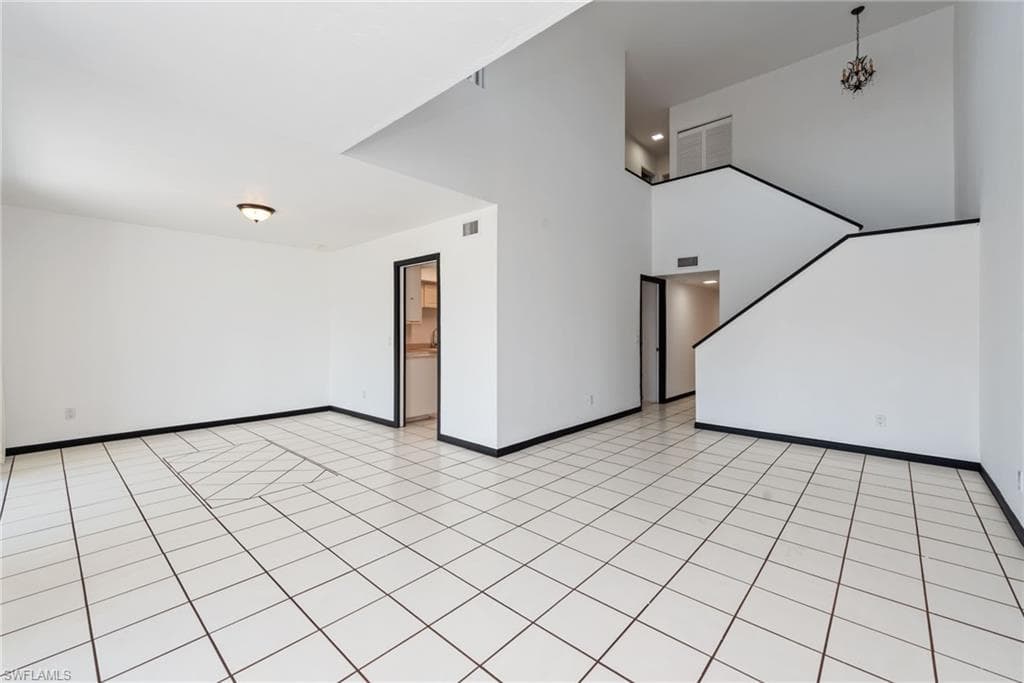 494 Bristle Cone Ln 48, Naples, FL 34113-4