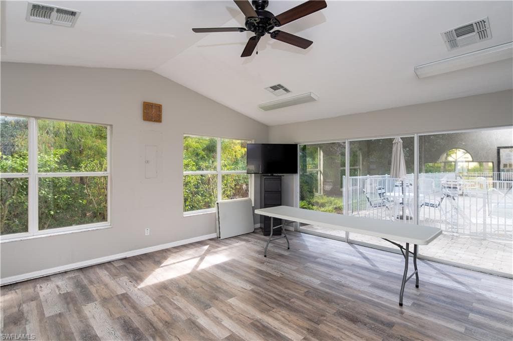 5433 Whitten Dr 106, Naples, FL 34104-16