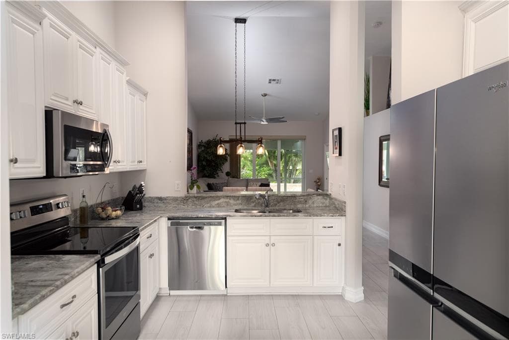 5433 Whitten Dr 106, Naples, FL 34104-3