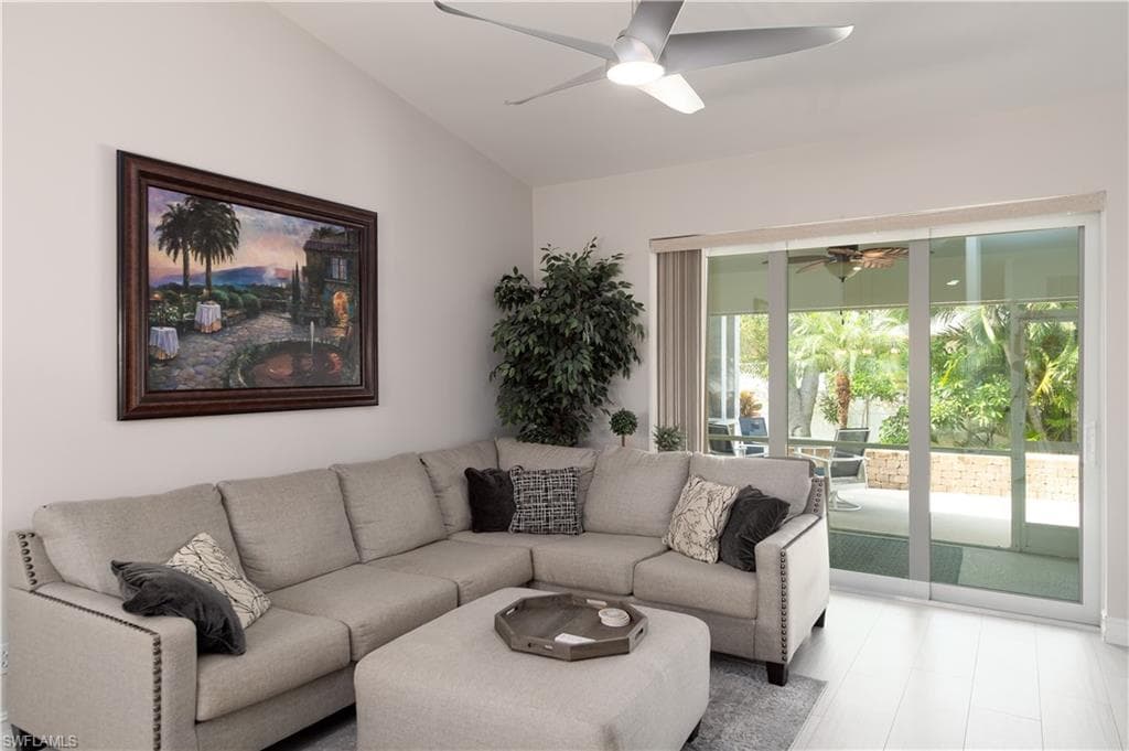 5433 Whitten Dr 106, Naples, FL 34104-7