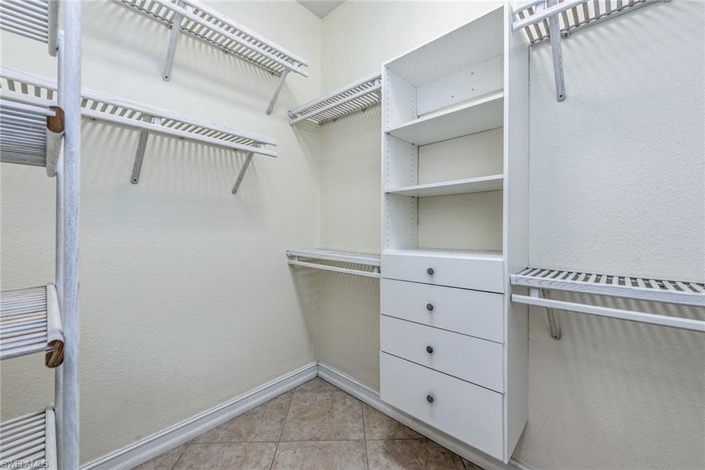 7754 Mulberry Ln, Naples, FL 34114-19