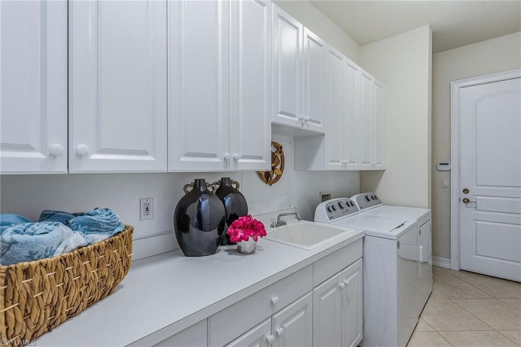 7754 Mulberry Ln, Naples, FL 34114-26