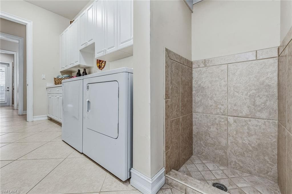 7754 Mulberry Ln, Naples, FL 34114-27