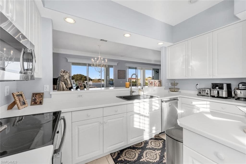 608 Vintage Reserve Ln 24c, Naples, FL 34119-8