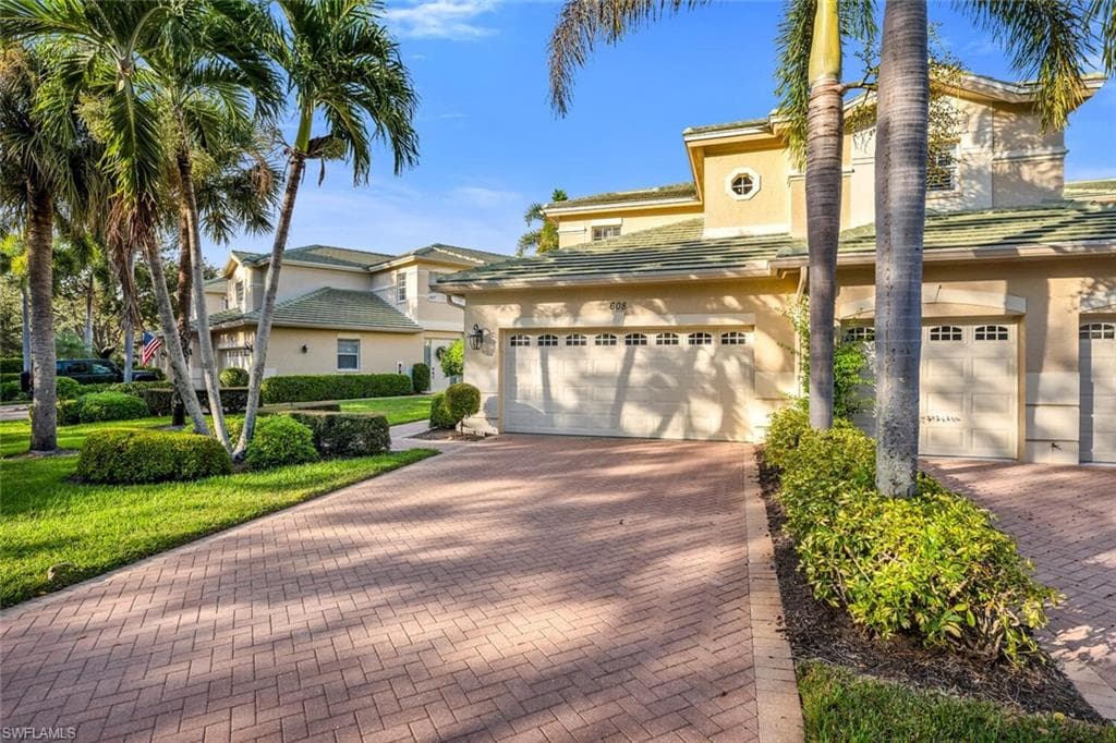 608 Vintage Reserve Ln 24c, Naples, FL 34119-2