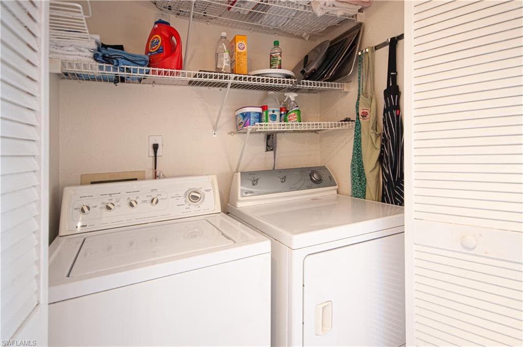 1208 Commonwealth Cir J103, Naples, FL 34116-28