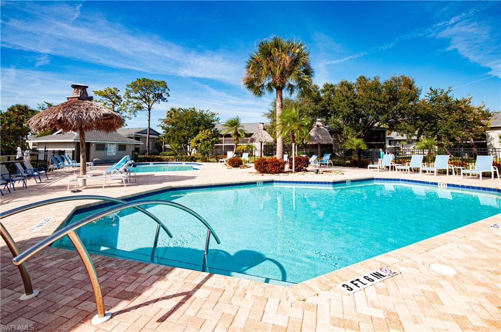 1208 Commonwealth Cir J103, Naples, FL 34116-31