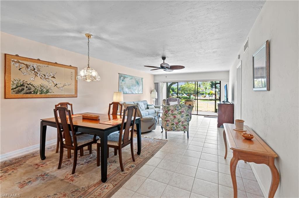 1208 Commonwealth Cir J103, Naples, FL 34116-6