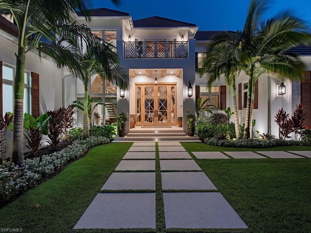 860 Admiralty Parade E, Naples, FL 34102-8