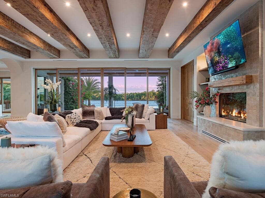 860 Admiralty Parade E, Naples, FL 34102-9